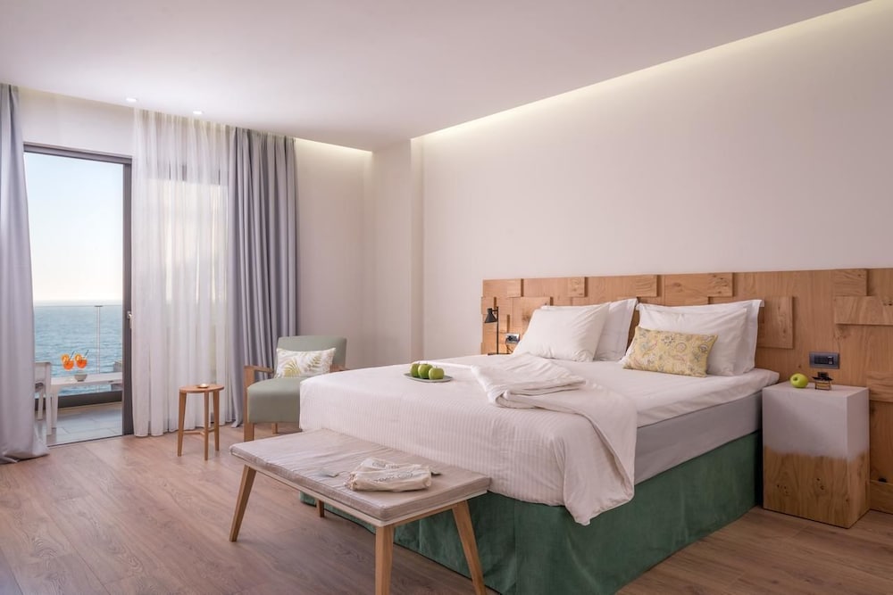 ROOM, TRIPLE, SEA VIEW, BALCONY