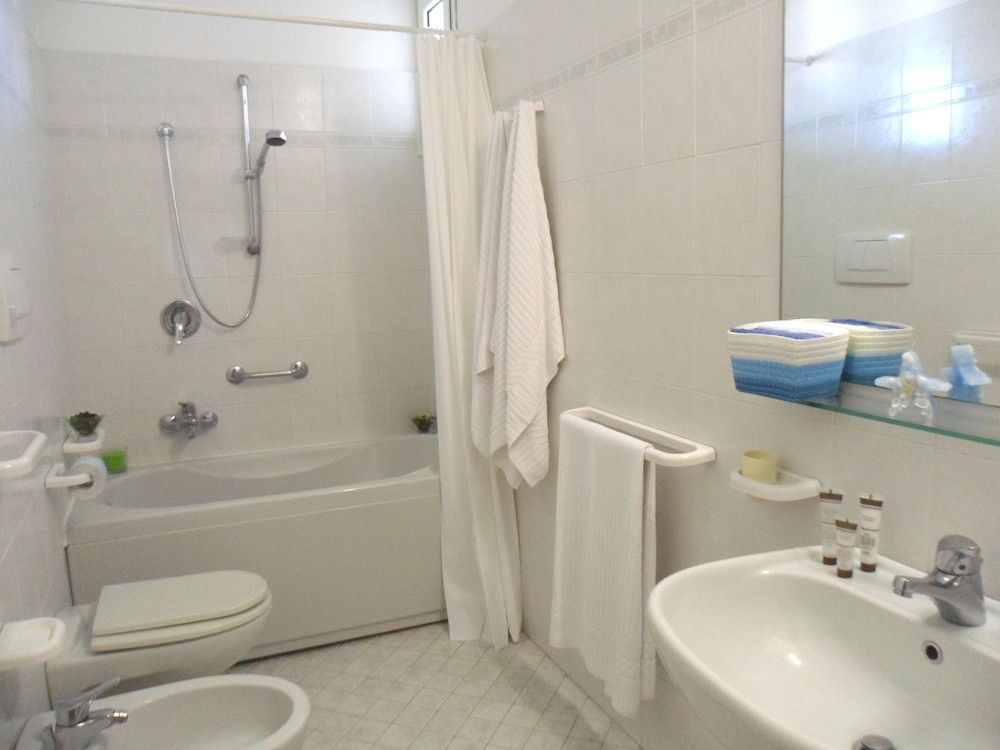 Hotel New Zanarini 24/26