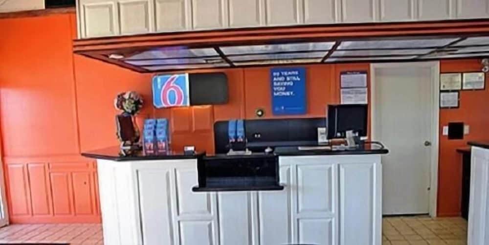 Motel6 Sallisaw, OK 32/38