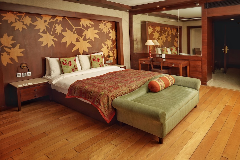 The Lalit Grand Palace 18/68