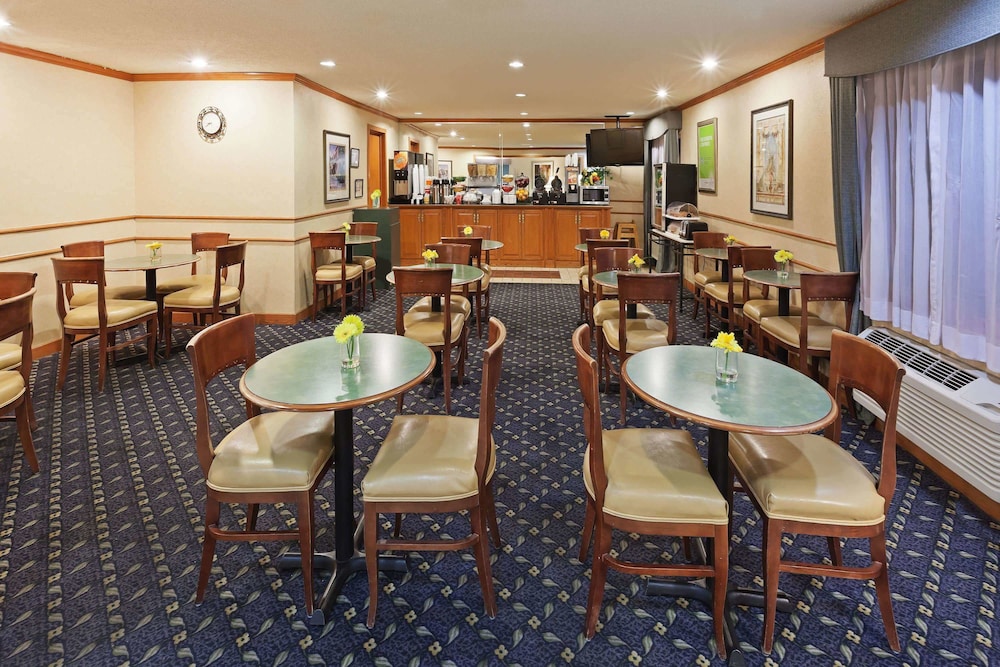 La Quinta Inn & Suites by Wyndham El Paso West Bartlett 18/20
