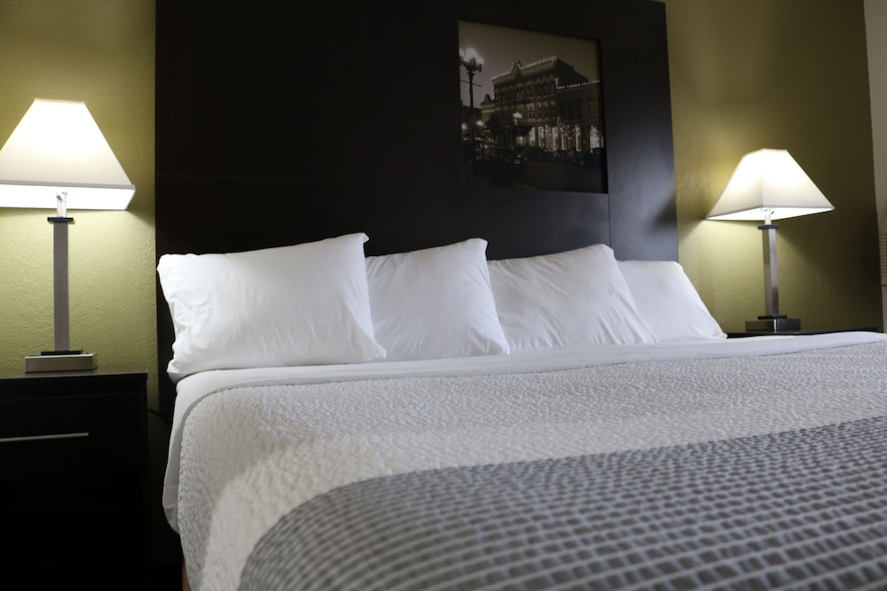 Super 8 By Wyndham La Crosse 14/45
