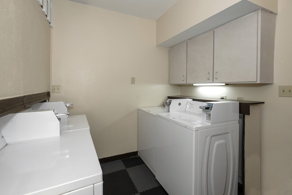 Red Roof Inn Suites Jacksonville Nc 15/53
