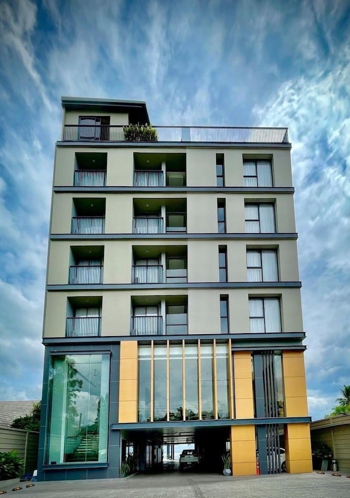 M2 Hotel Waterside 1/24