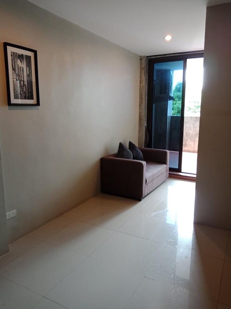 Green Leaf Hostel 27/40