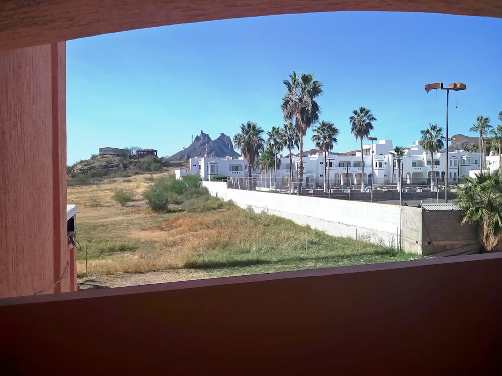 Los Jitos Hotel & Suites 49/56