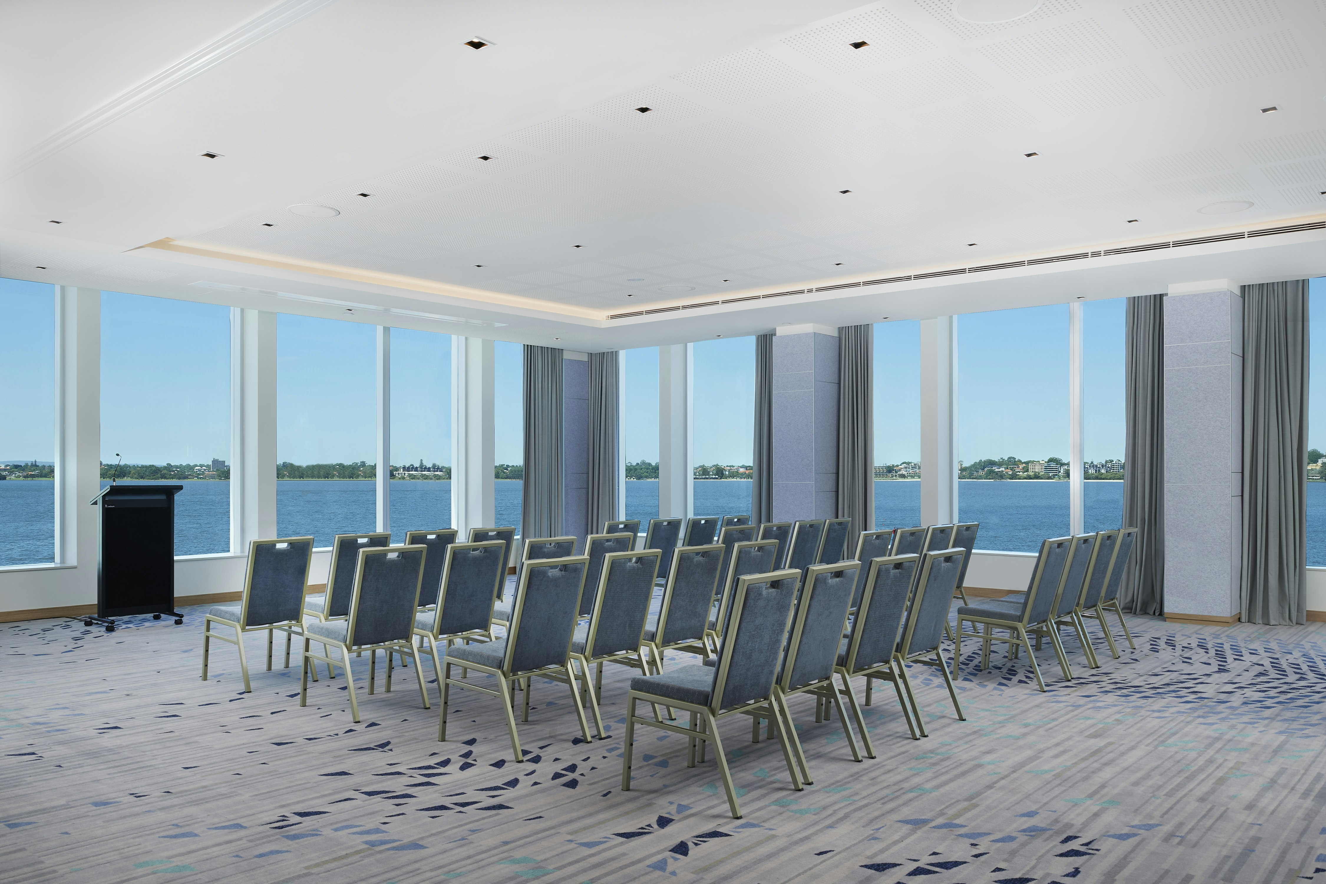 Doubletree By Hilton Perth Waterfront 16/35