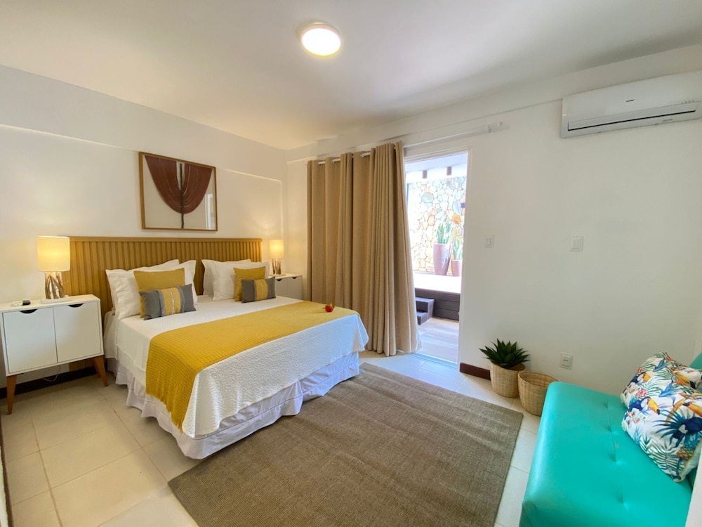 1 BEDROOM, DELUXE, JETTED TUB, COURTYARD AREA
