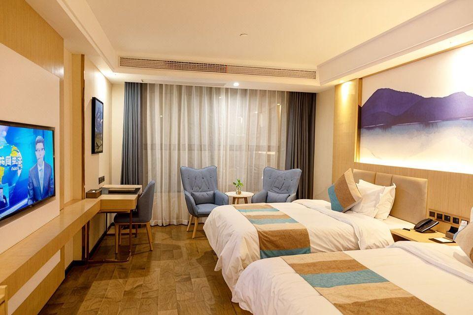 DELUXE, 2 BEDS