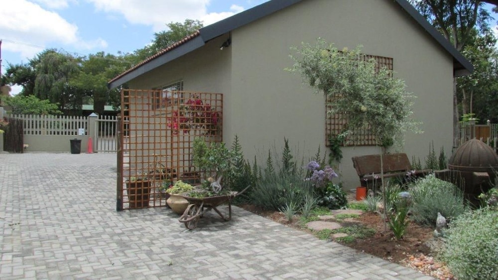 Danlee Overnight Accomodation 3/50