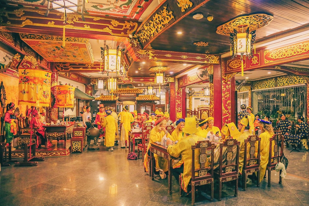 Huong Giang Hotel 69/77