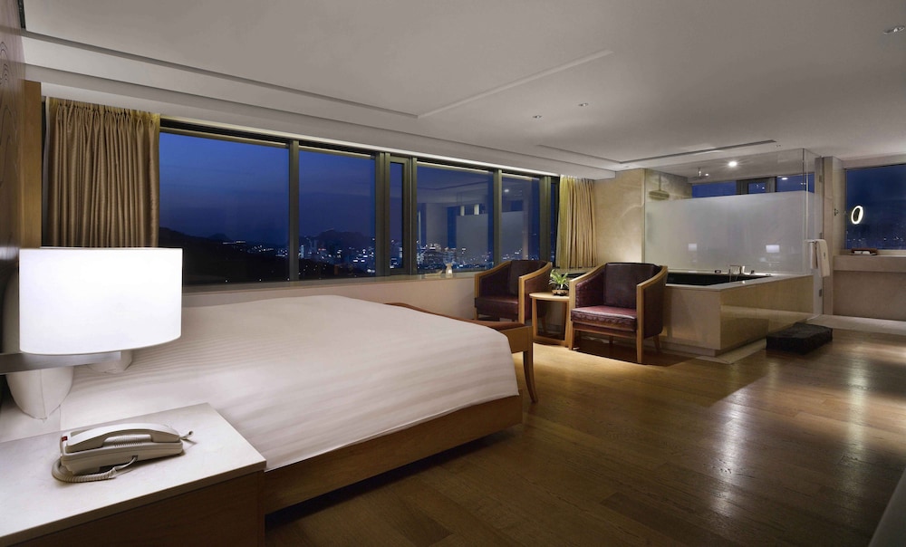 Lobby at Banyan Tree Club and Spa Seoul, SEOUL
