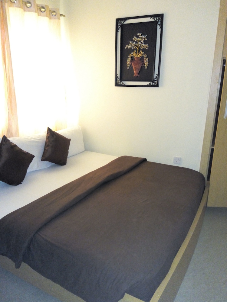 De Lawrence Court Suites 9/41