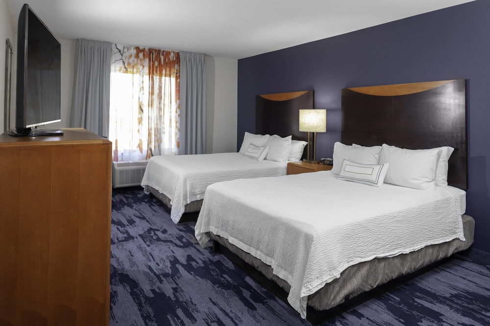 Fairfield Inn Suites Charlotte Matthews 12/39