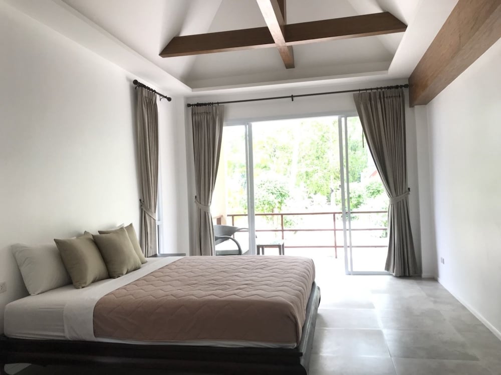 Phalarn Inn Resort 40/57