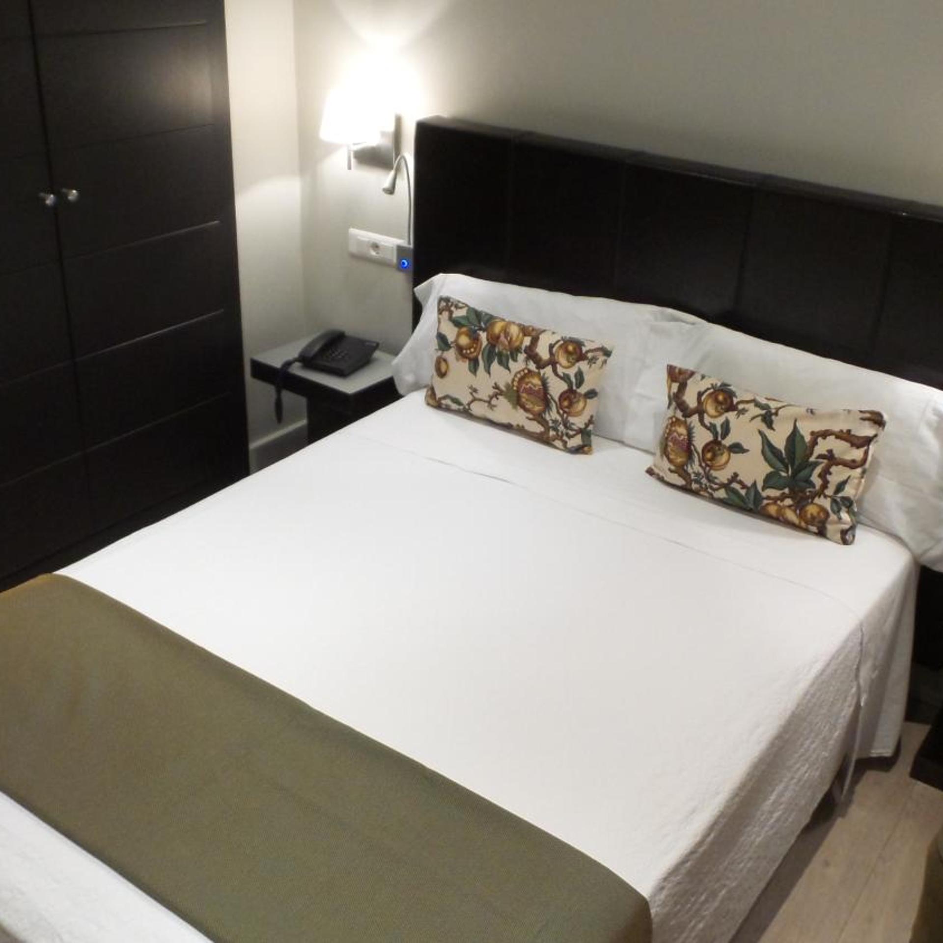 Room, Single