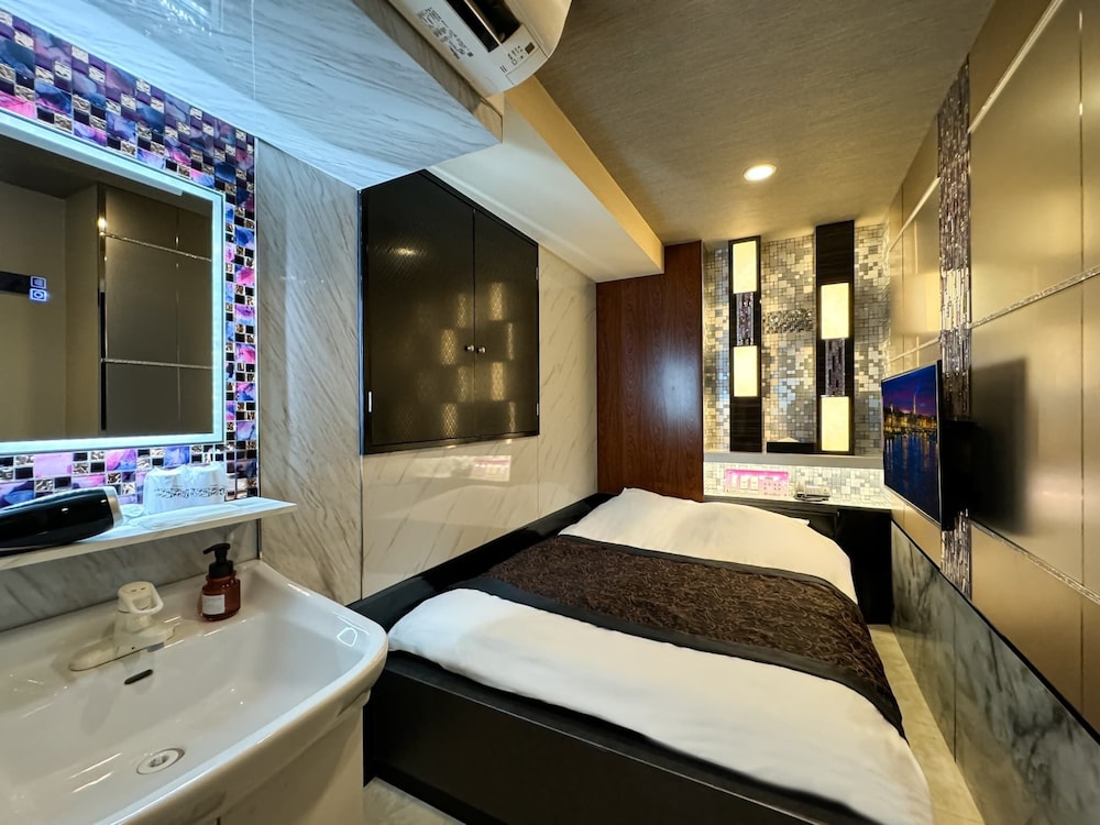 Hotel Amethyst 33/49