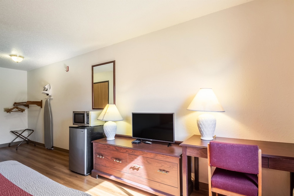 Motel6 Saukville, WI 49/54