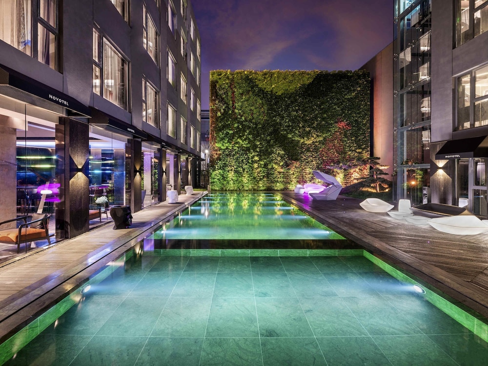 Novotel Yangzhou Slender West Lake 48/60