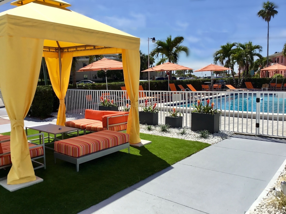 The Villas at St Pete Beach 41/50
