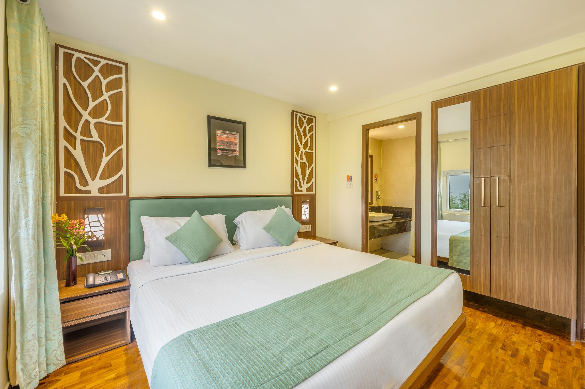 Privilege, Suite, King Bed, Valley View, Sofa
