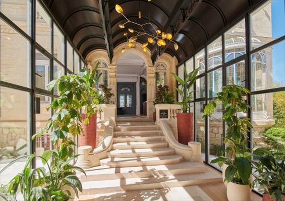 Grand Barrail Chateau Resort & Spa 18/30