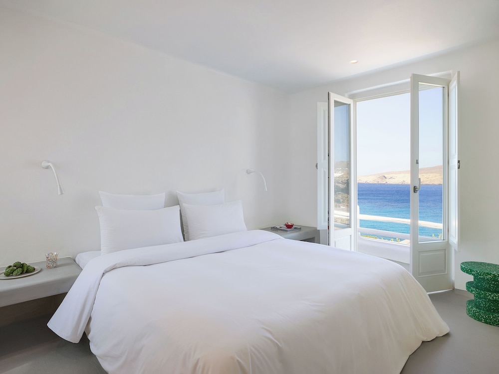 2 Bedrooms, Suite, 2 Double and Twin Beds, Panoramic Sea View