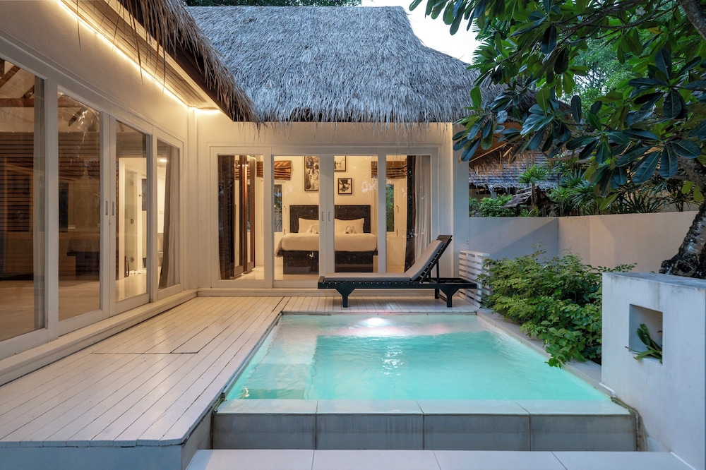 Zara Resort (ex The Privilege Hotel Ezra Royal Beach) 38/80