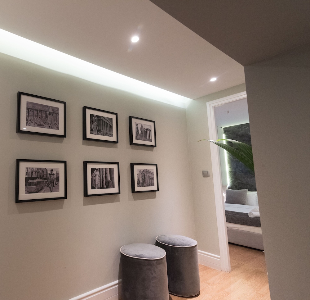 47 Luxury Suites 56/73