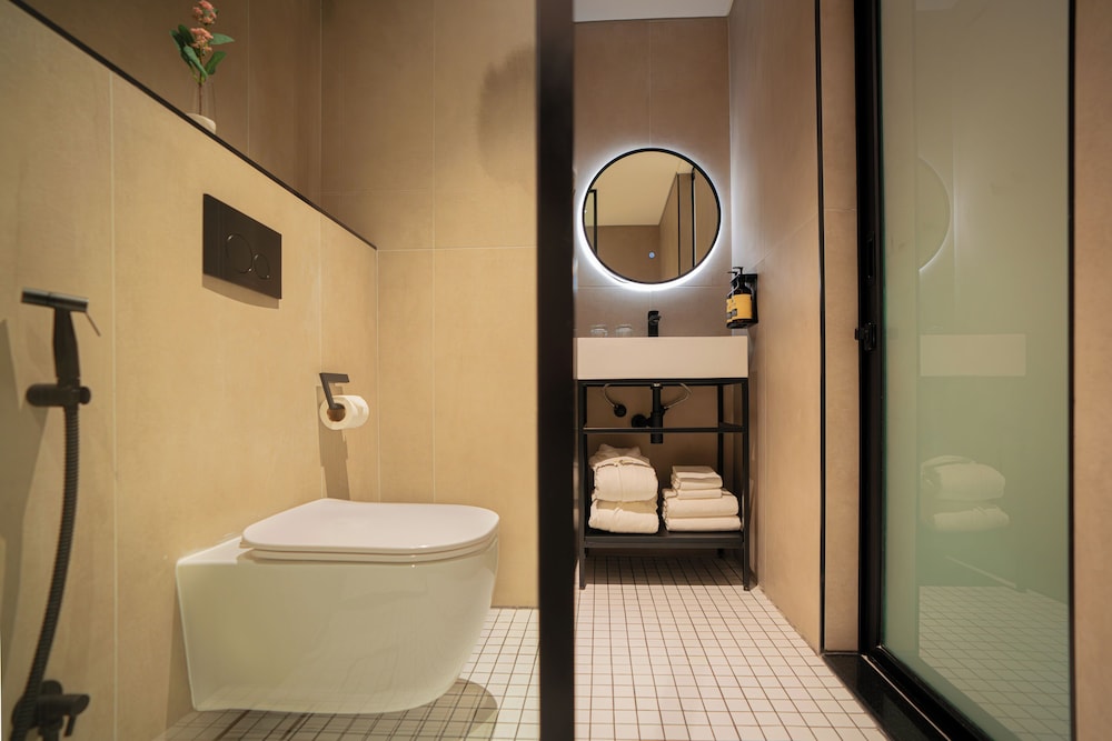 AUHotel - Zayed International Airport - Located in the TRANSIT AREA 42/42