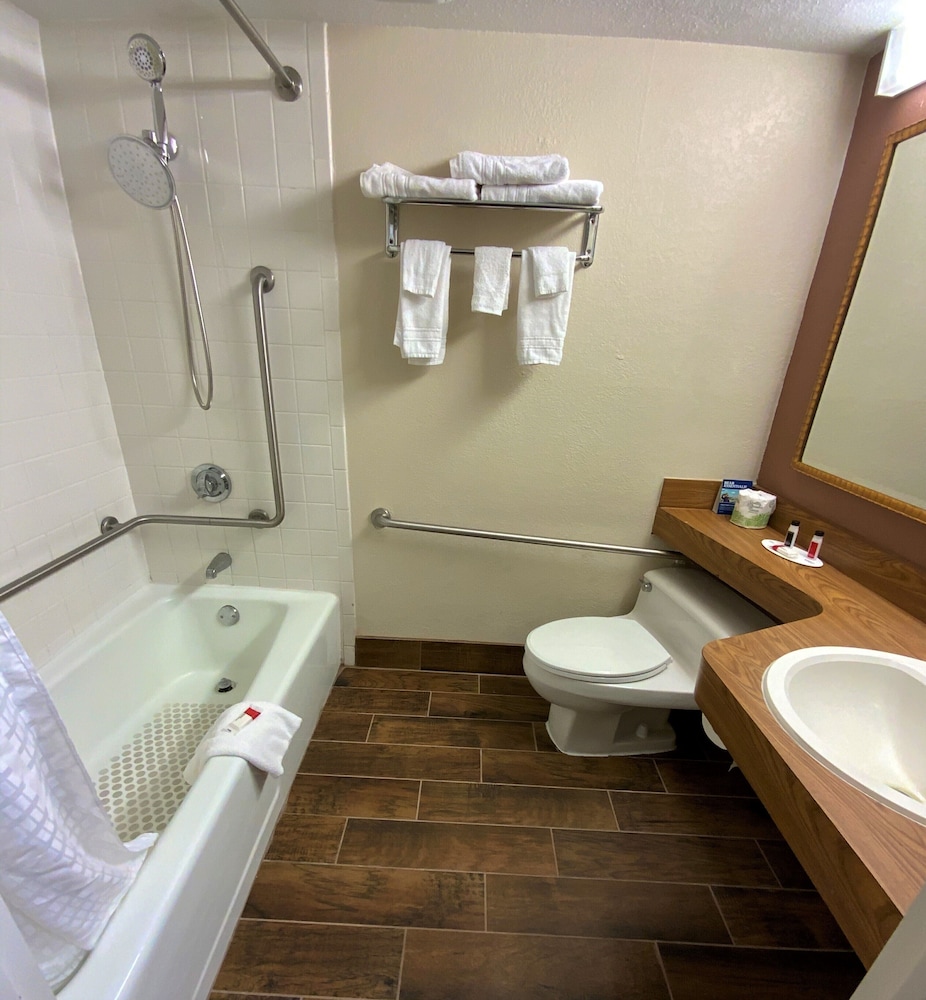 Travelodge By Wyndham Wytheville 14/43
