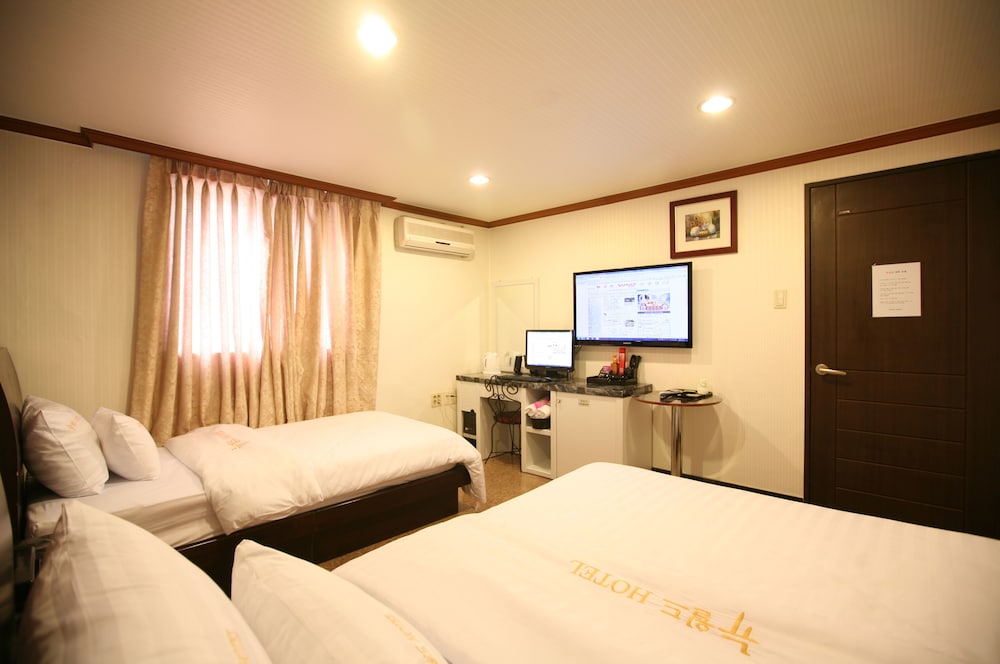 Hotel New World 25/49