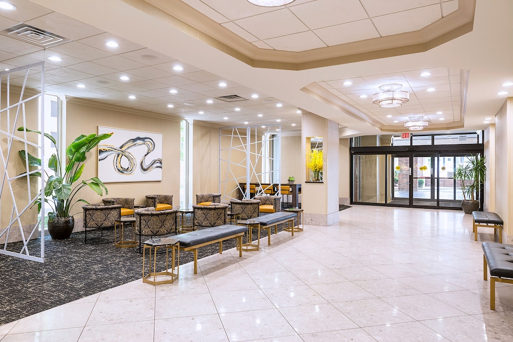 Doubletree By Hilton Madison Downtown 8/48