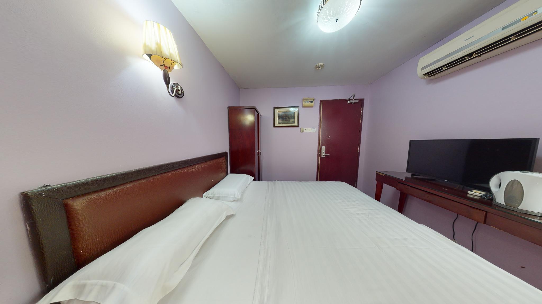 Room, Queen Bed