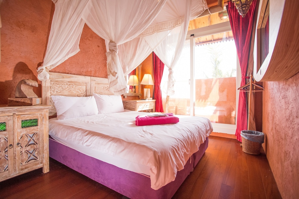 ROOM, DOUBLE BED, SEA VIEW