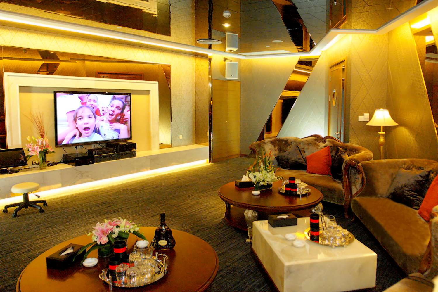 Central Hotel Shanghai 28/48