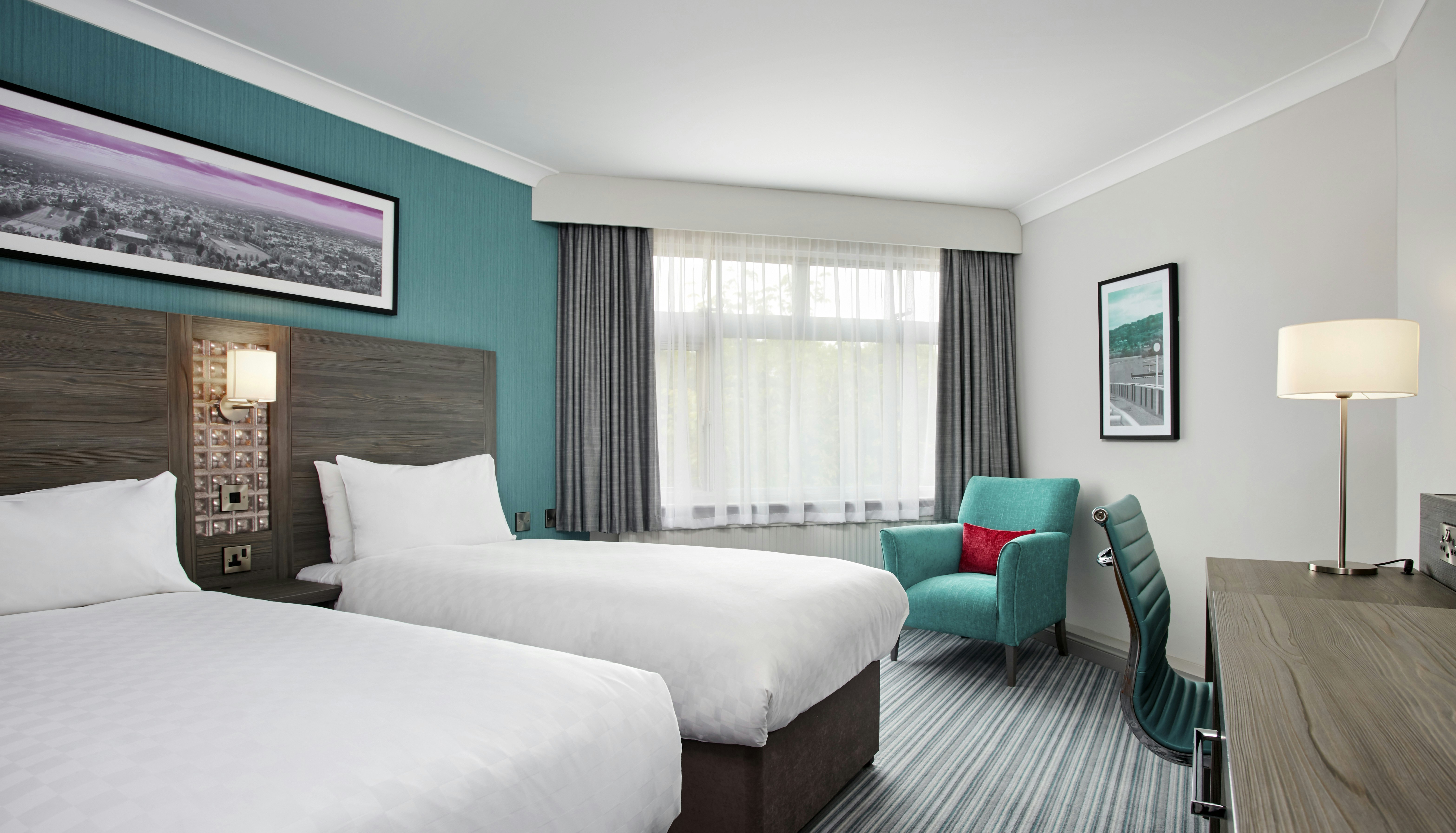 غرفة سوبيريور بسرير مزدوج وسرير فردي، Leonardo Hotel Cheltenham 3/6