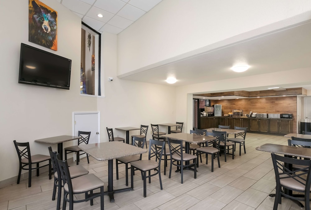 Surestay Plus Hotel By Best Western Gatlinburg 25/30