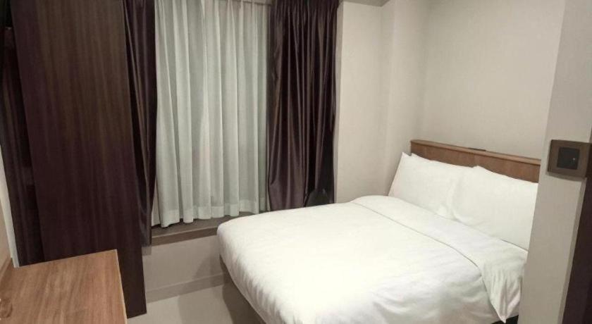 WE Hotel Kowloon 23/44