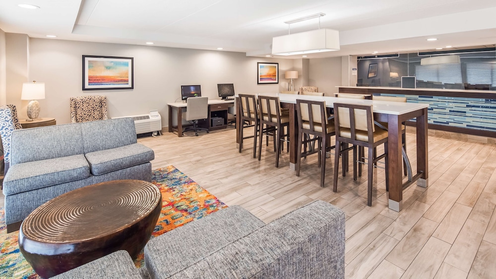 Best Western Plus Alexandria / Fort Belvoir 27/40