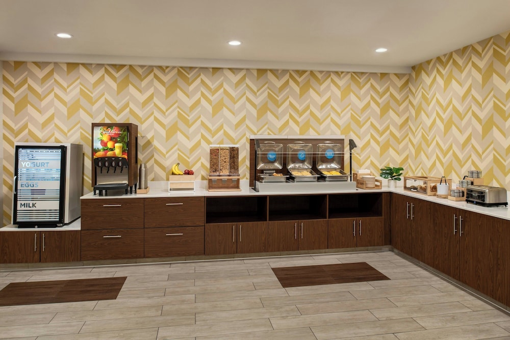 Holiday Inn Express Suites Rancho Cucamonga 8/57