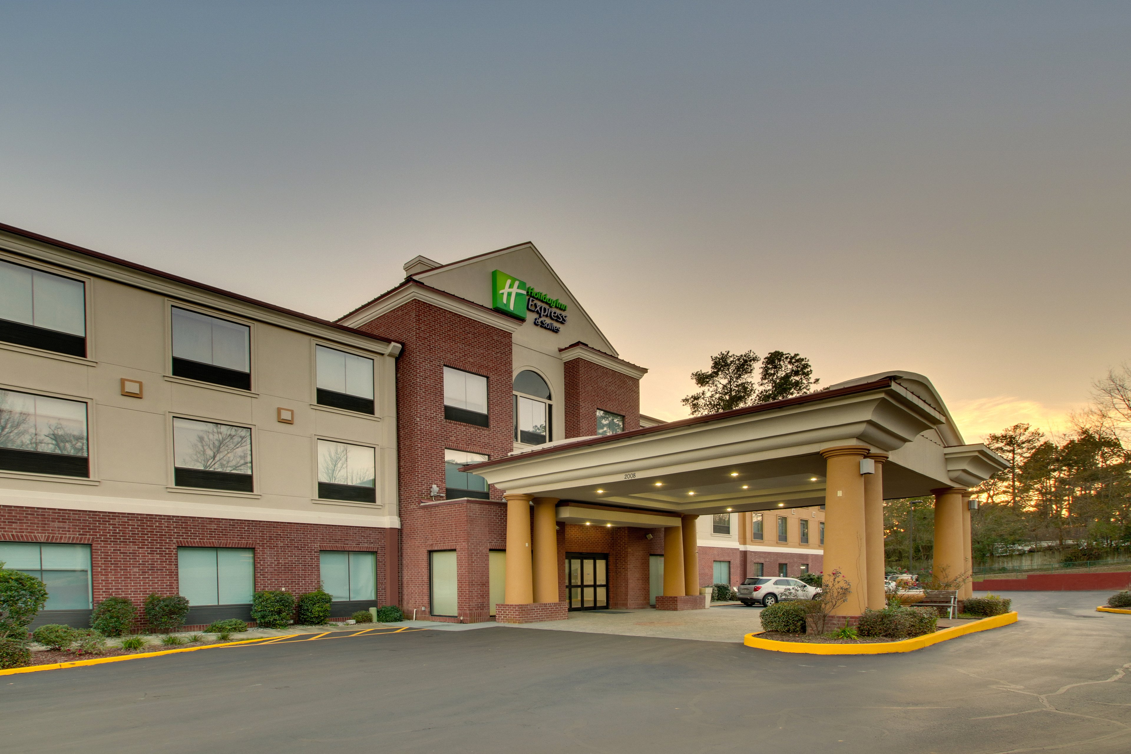 Holiday Inn Express Hotel & Suites Laurel 6/53