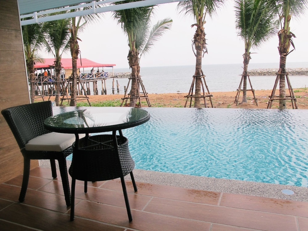 Nantra Pattaya Baan Ampoe Beach 37/40