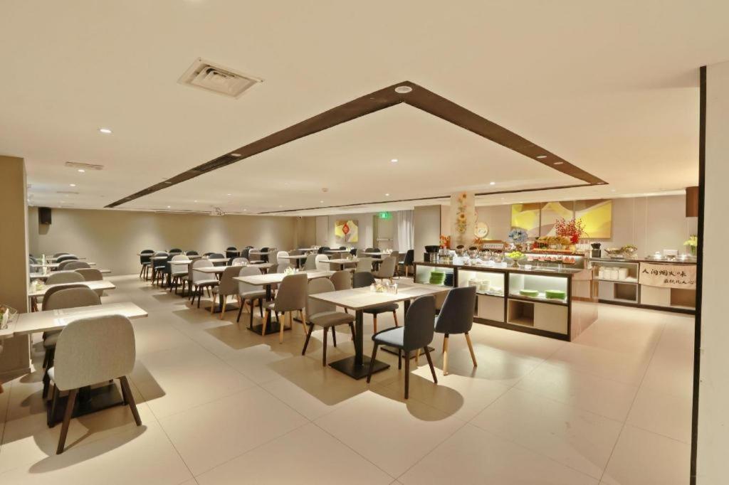 Homeinn Selected Hotel (Guangzhou Zhujiang New Town Wuyangcun Subway Station) 36/45