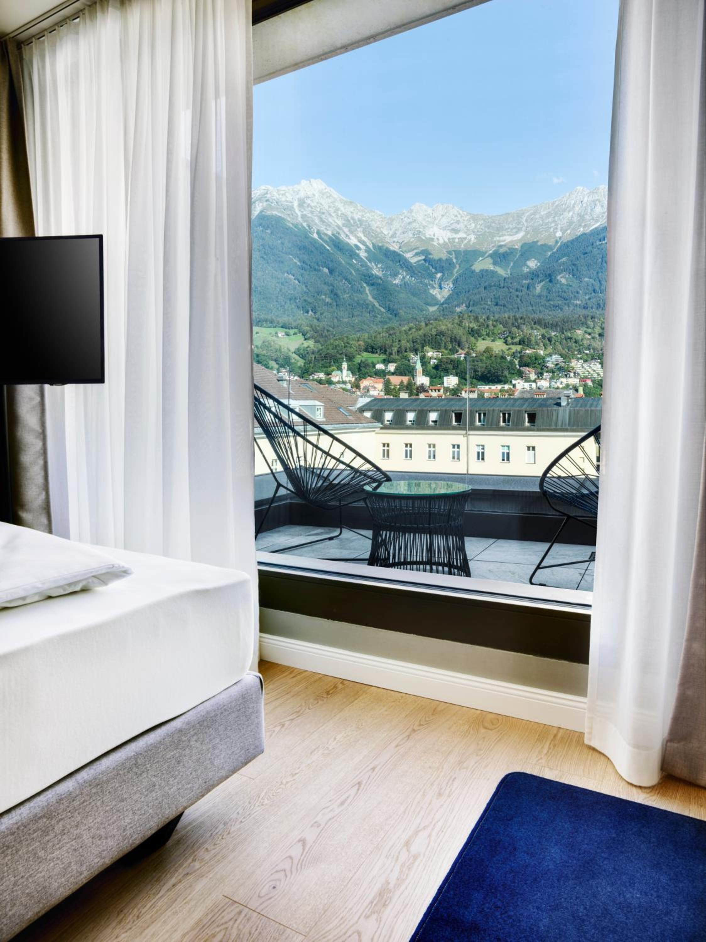 ROOM, DOUBLE BED, MOUNTAIN VIEW, BALCONY