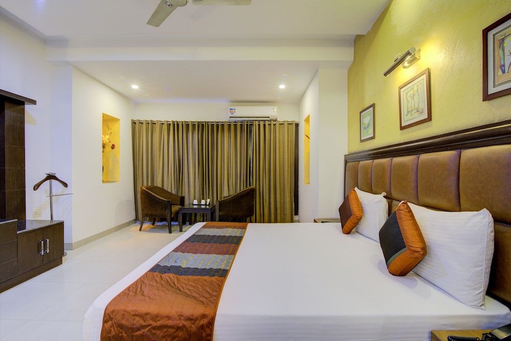 La Sapphire Hotel 16/50