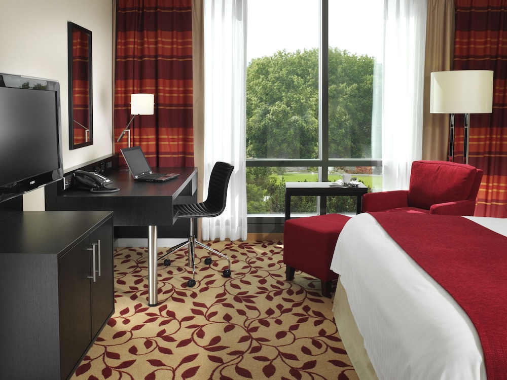 Zurich Marriott Hotel 11/76
