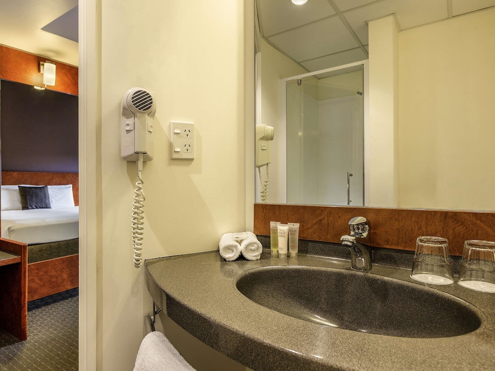 IBIS CHRISTCHURCH 60/60