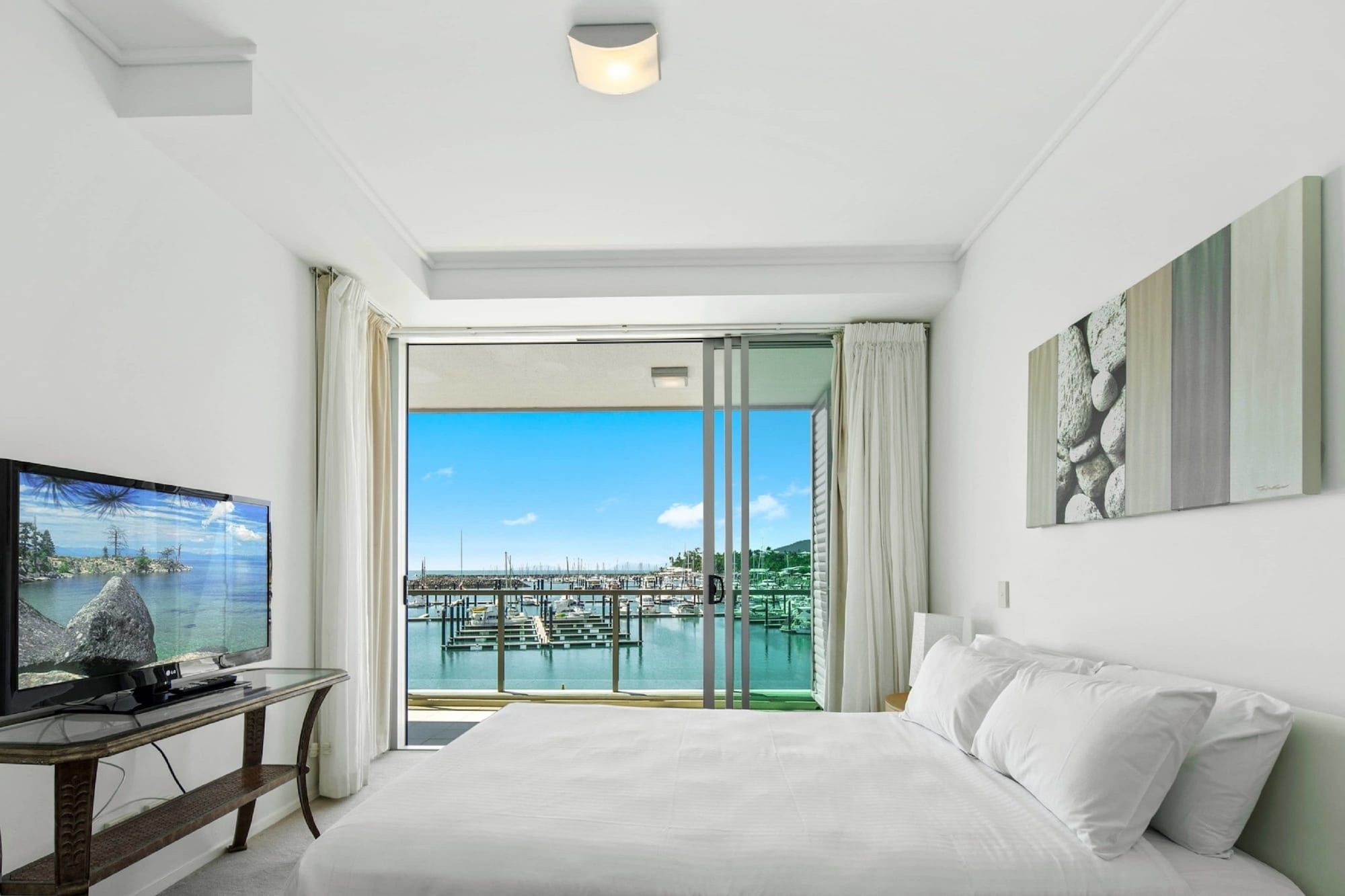 2 BEDROOMS, APARTMENT, WATER FRONT, 2 BATHROOMS