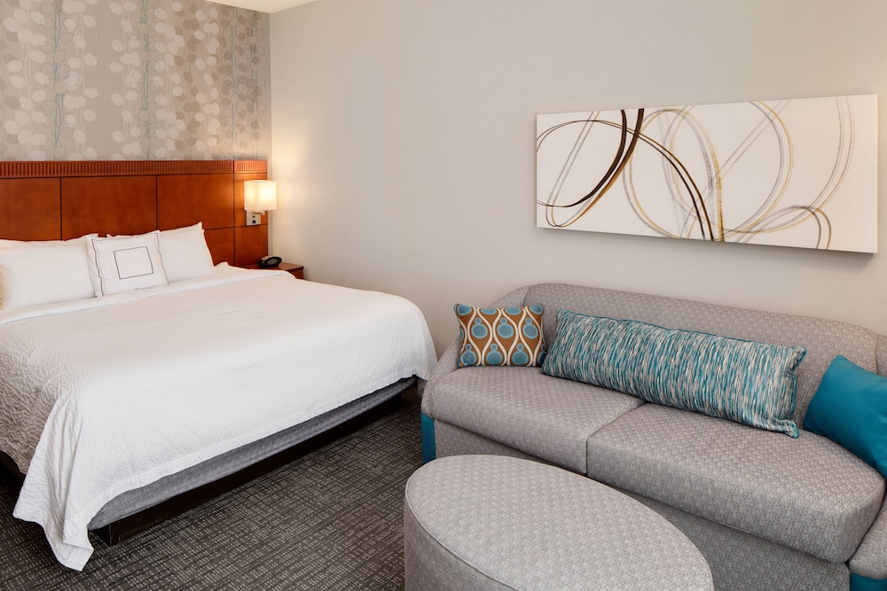 Courtyard by Marriott West Homestead Waterfront 8/26